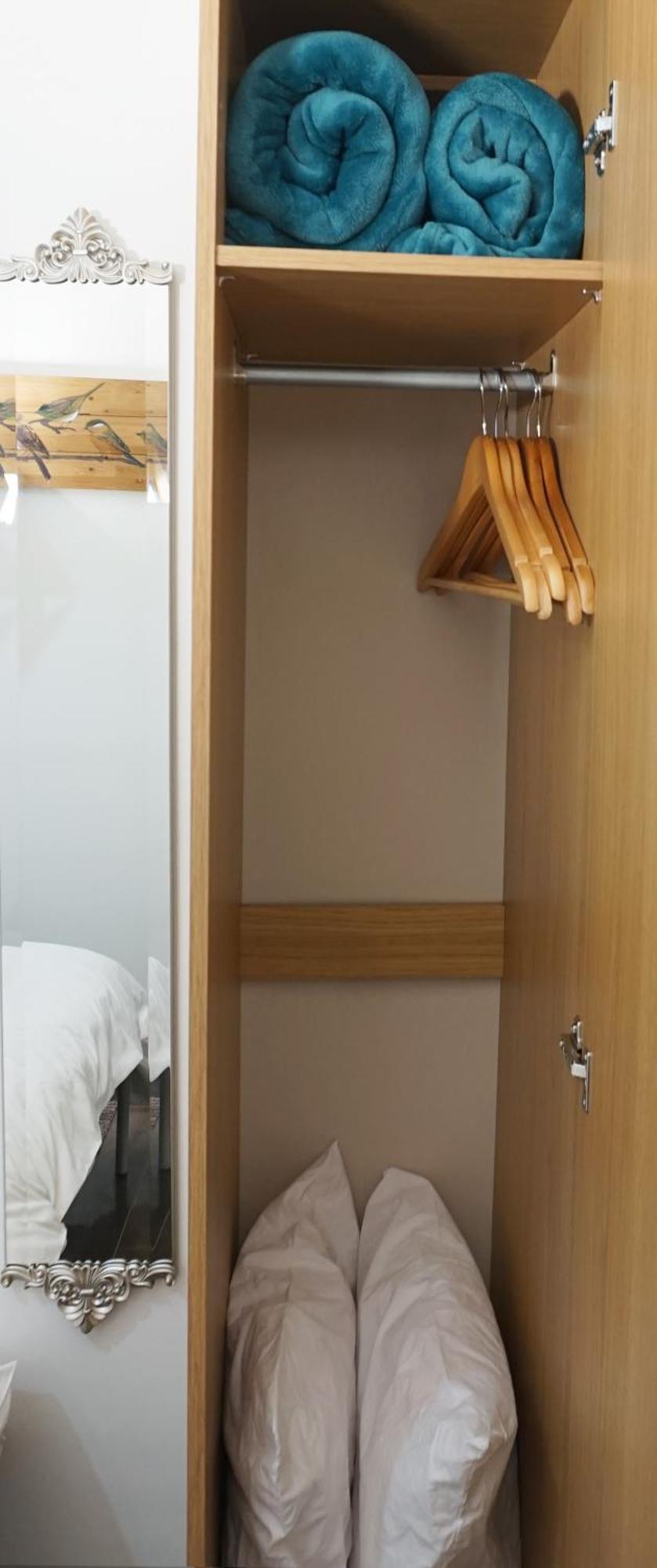 Beautiful London Home Sleeps 6, 2 Minutes To Metro Экстерьер фото