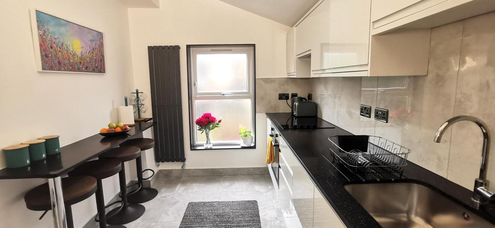 Beautiful London Home Sleeps 6, 2 Minutes To Metro Экстерьер фото